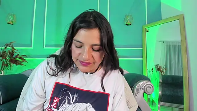 TaraTaylorr online show from October 25, 2025, 2:22 am