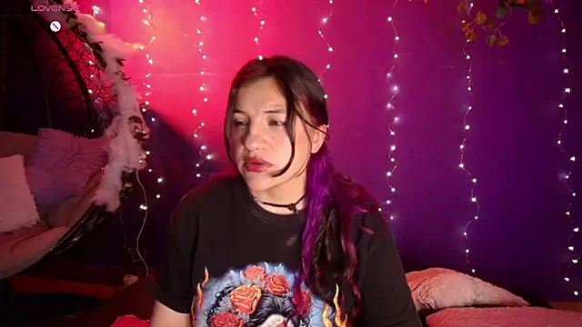 TaraTaylorr online show from November 16, 2025, 7:13 am