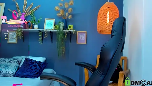 yessila parker online show from November 5, 2025, 2:36 am