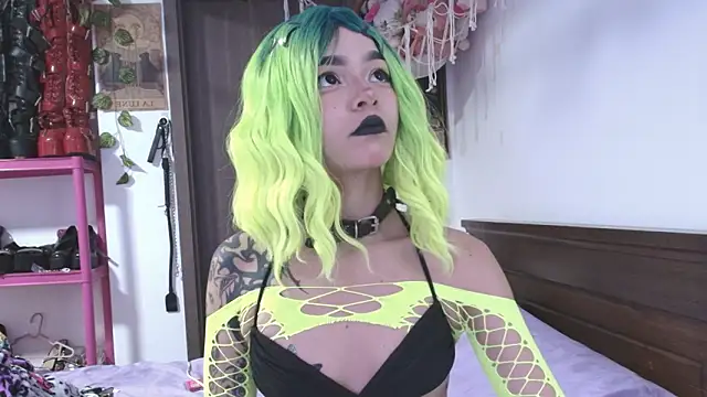  mollycrystal online show from February 16, 2026, 4:00 am