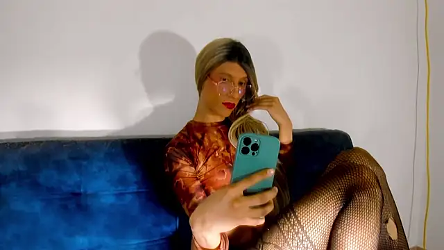 Snapshot of SweetDesaire1 chatting on October 2, 2025, 4:54 pm SweetDesaire1 online show from October 2, 2025, 4:54 pm