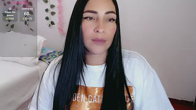 luna lgomez  online show from March 23, 2025, 1:09 am