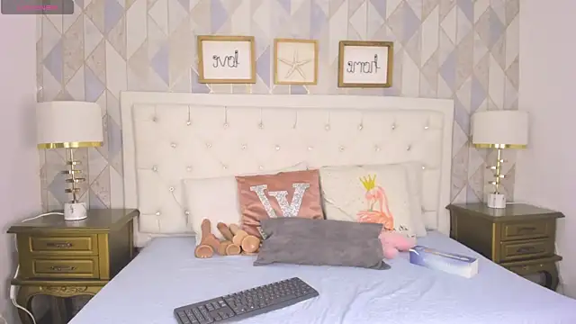 Snapshot of SamantaMarquez chatting on October 16, 2025, 7:44 pm SamantaMarquez online show from October 16, 2025, 7:44 pm