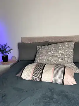 OCTAPUSSY2000 online show from October 21, 2025, 7:35 pm