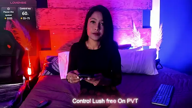 Fernanda liie  online show from March 8, 2025, 12:30 pm