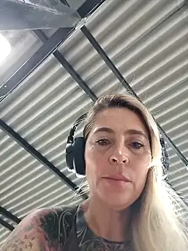 Sara Valkyri online show from March 21, 2025, 7:13 pm