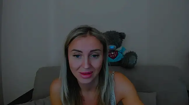 snezana blond online show from March 20, 2025, 12:32 pm