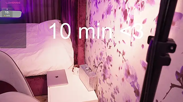 AnnettMonro online show from March 16, 2025, 12:01 am