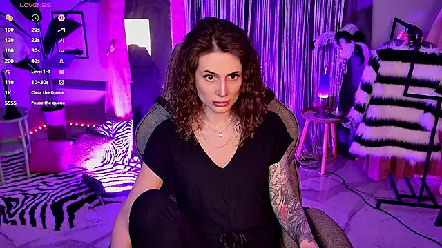 Snapshot of OliviaMcClean chatting on June 5, 2026, 4:45 pm OliviaMcClean online show from June 5, 2026, 4:45 pm