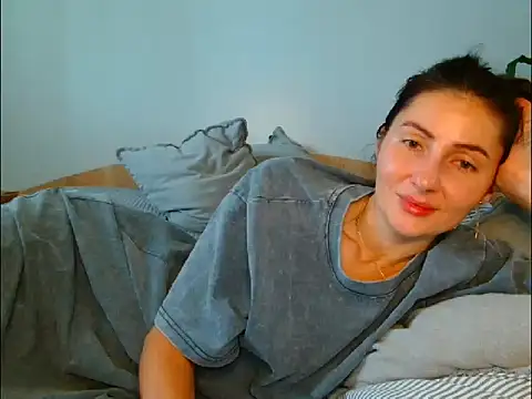 Irina9793 online show from May 20, 2026, 9:39 am