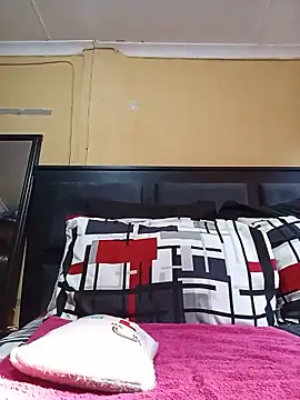 Snapshot of JuicyMilkyTizzy chatting on June 2, 2026, 7:19 am JuicyMilkyTizzy online show from June 2, 2026, 7:19 am