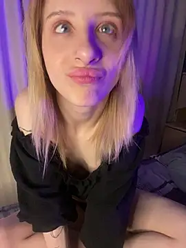 amorearte m online show from April 2, 2026, 8:04 pm