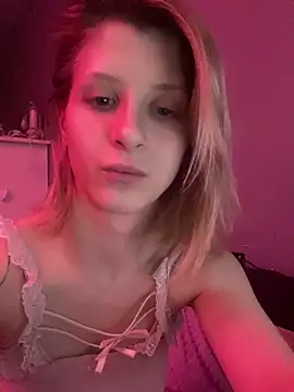 amorearte m online show from March 3, 2025, 3:11 pm