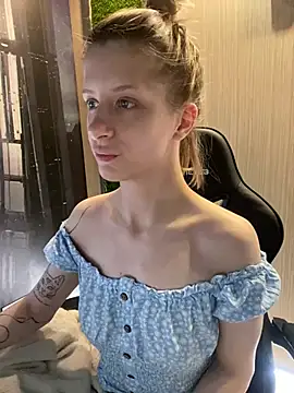 amorearte m online show from March 14, 2025, 12:10 am