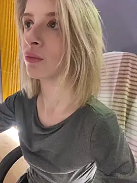 amorearte m online show from March 1, 2025, 12:50 am