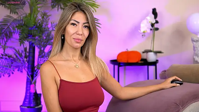 SophiaPotts online show from November 4, 2025, 3:54 am