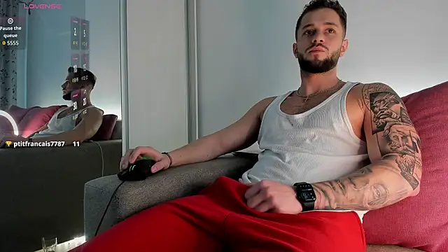 Snapshot of nicholasX1 chatting on November 28, 2025, 8:14 am nicholasX1 online show from November 28, 2025, 8:14 am