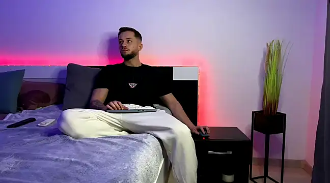 Snapshot of nicholasX1 chatting on March 12, 2025, 8:52 pm nicholasX1 online show from March 12, 2025, 8:52 pm