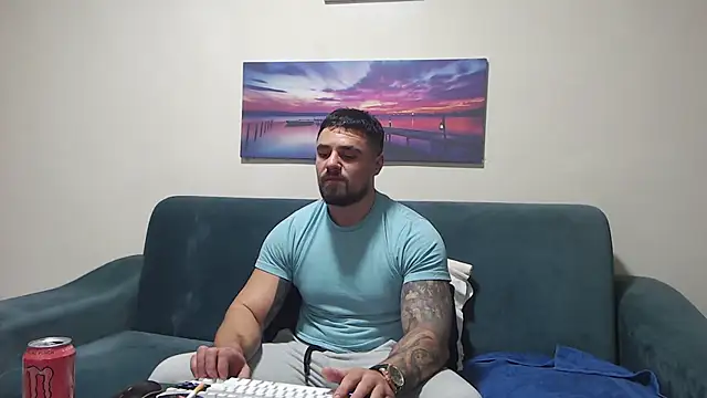 Tiberius hunk online show from December 3, 2025, 5:01 pm