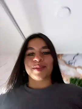 sofia 23x online show from October 3, 2025, 1:01 pm