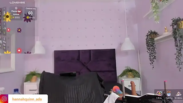 Hanaahquinn online show from November 11, 2025, 11:49 am