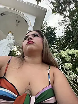 lunaxxx 69 online show from November 7, 2025, 9:52 pm