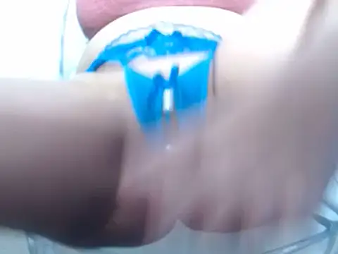 Snapshot of luli_angel chatting on March 20, 2025, 6:42 pm luli angel online show from March 20, 2025, 6:42 pm