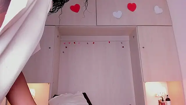 BeverlySteel online show from February 8, 2026, 12:25 pm