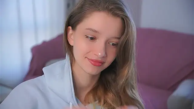 Snapshot of UdelaHathorne chatting on March 16, 2025, 10:11 am UdelaHathorne online show from March 16, 2025, 10:11 am