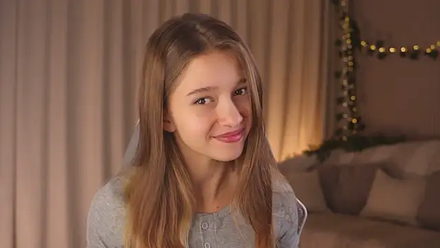 Snapshot of UdelaHathorne chatting on October 11, 2025, 3:57 pm UdelaHathorne online show from October 11, 2025, 3:57 pm