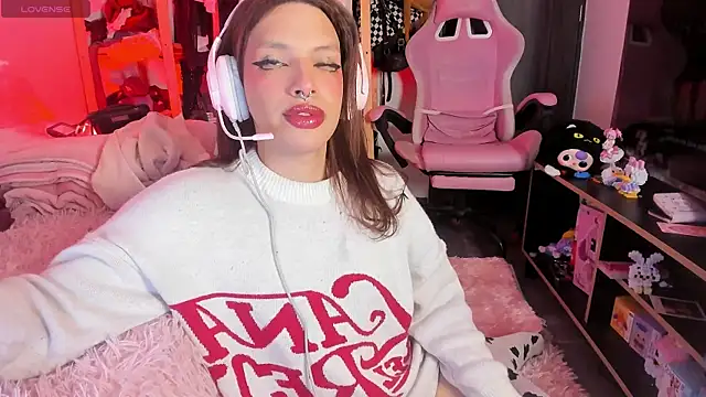 Loona s online show from April 5, 2026, 11:00 pm