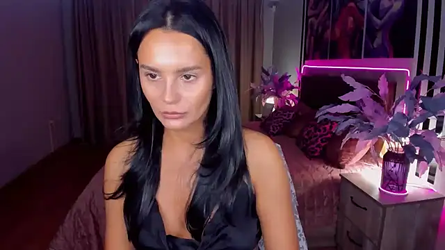 Snapshot of DanaSincere chatting on October 2, 2025, 5:44 am DanaSincere online show from October 2, 2025, 5:44 am