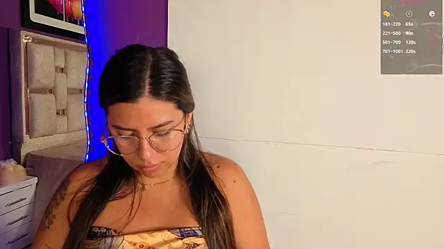 Snapshot of emilyy_cooperr chatting on June 1, 2026, 12:16 pm emilyy cooperr online show from June 1, 2026, 12:16 pm