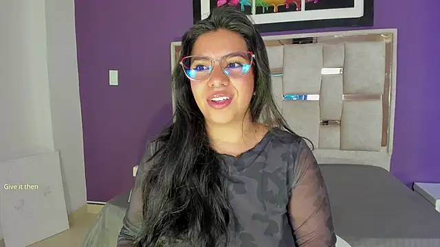 Snapshot of emilyy_cooperr chatting on February 23, 2026, 12:17 pm emilyy cooperr online show from February 23, 2026, 12:17 pm