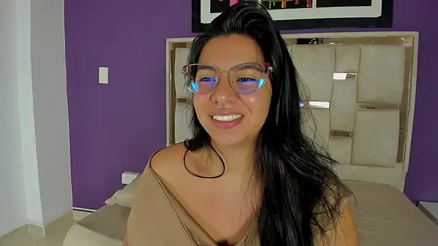 Snapshot of emilyy_cooperr chatting on March 5, 2026, 12:13 pm emilyy cooperr online show from March 5, 2026, 12:13 pm