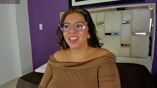 Snapshot of emilyy_cooperr chatting on March 12, 2026, 12:20 pm emilyy cooperr online show from March 12, 2026, 12:20 pm