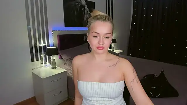 EvaGoddes online show from March 10, 2026, 7:45 am