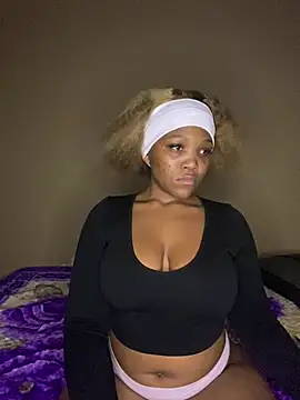 Beyoncex05 online show from May 14, 2026, 9:01 pm