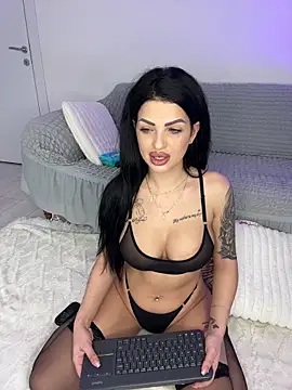 Snapshot of IrisRossie chatting on February 5, 2026, 6:20 am IrisRossie online show from February 5, 2026, 6:20 am