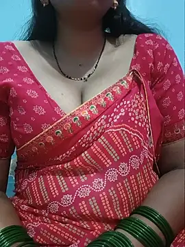 Snapshot of Sexyradha_ chatting on August 5, 2026, 4:12 pm Sexyradha online show from August 5, 2026, 4:12 pm