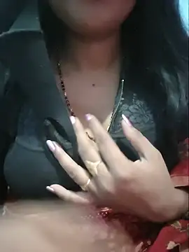 Snapshot of Sexyradha_ chatting on July 5, 2026, 5:36 am Sexyradha online show from July 5, 2026, 5:36 am