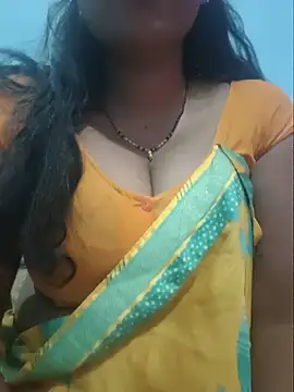 Snapshot of Sexyradha_ chatting on July 10, 2026, 9:48 pm Sexyradha online show from July 10, 2026, 9:48 pm