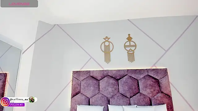 aurora collinss  online show from October 11, 2025, 12:50 pm