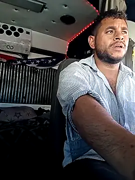 Snapshot of reycorona chatting on March 14, 2025, 10:38 pm reycorona online show from March 14, 2025, 10:38 pm