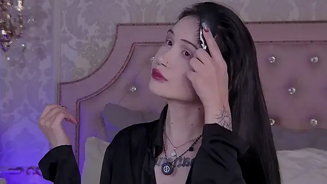 Snapshot of HeatherSweet_ chatting on February 23, 2026, 5:35 pm HeatherSweet online show from February 23, 2026, 5:35 pm