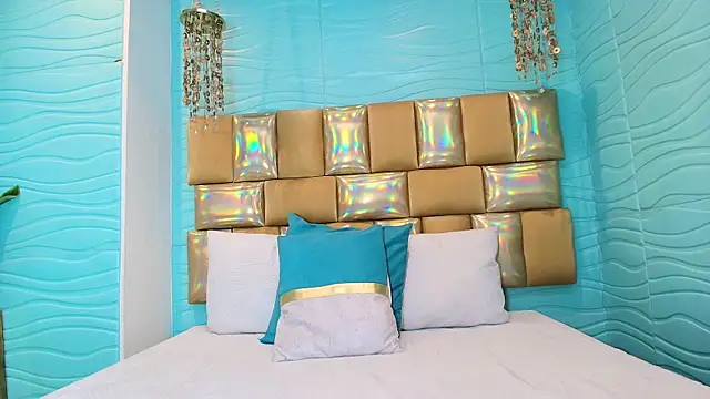 Mia Montess online show from November 8, 2025, 12:52 pm