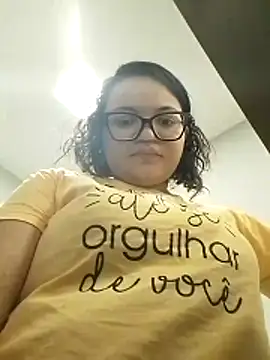 Snapshot of viviksmel chatting on December 19, 2025, 4:42 pm viviksmel online show from December 19, 2025, 4:42 pm