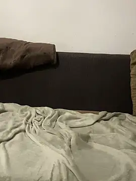 tatii222 online show from March 18, 2025, 8:37 pm