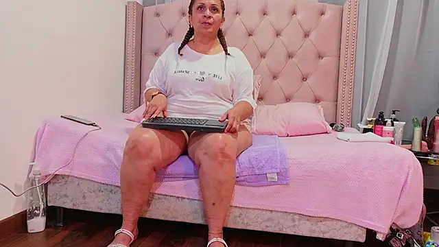 scarlettbooty online show from September 20, 2025, 3:00 am