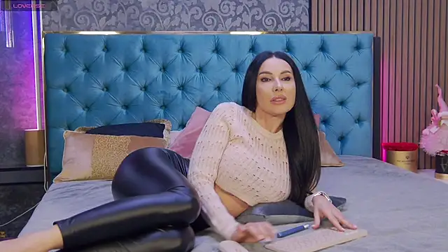 Snapshot of Vanessao1 chatting on October 9, 2025, 12:49 pm Vanessao1 online show from October 9, 2025, 12:49 pm